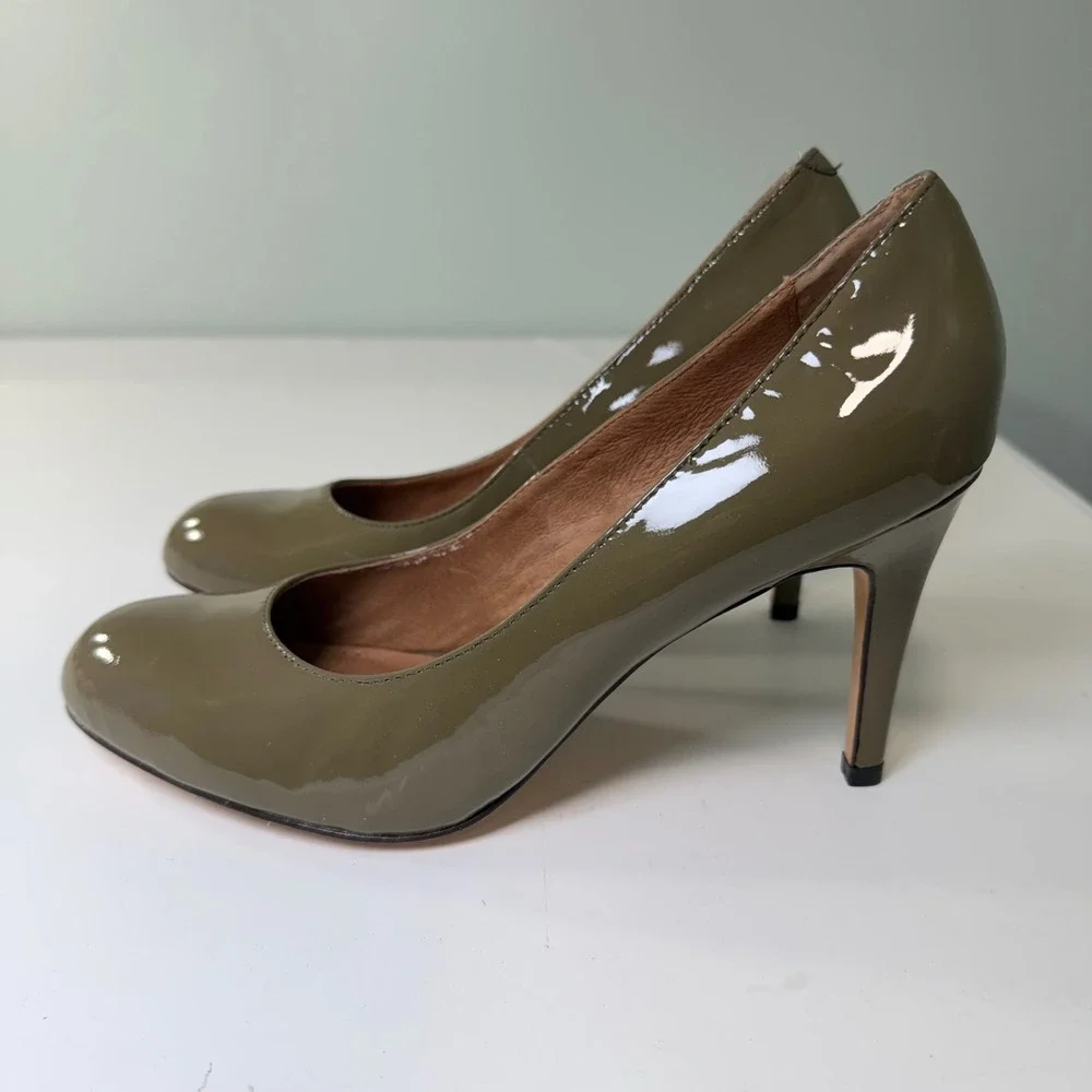 Corso Como Olive Green‎ Patent Leather Round Toe Pumps Stiletto Heels Size 9.5